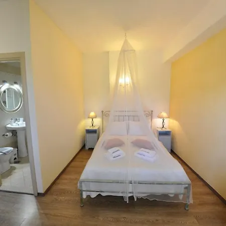 Гостевой дом Adamantia Newly Built A3 3*