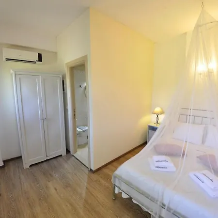 Гостевой дом Adamantia Newly Built A3 Гайос